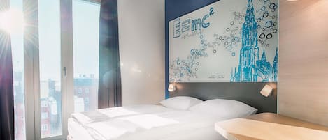 Double Room | Desk, soundproofing, free WiFi, bed sheets