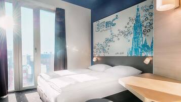 Bureau, chambres insonorisées, Wi-Fi gratuit, draps fournis