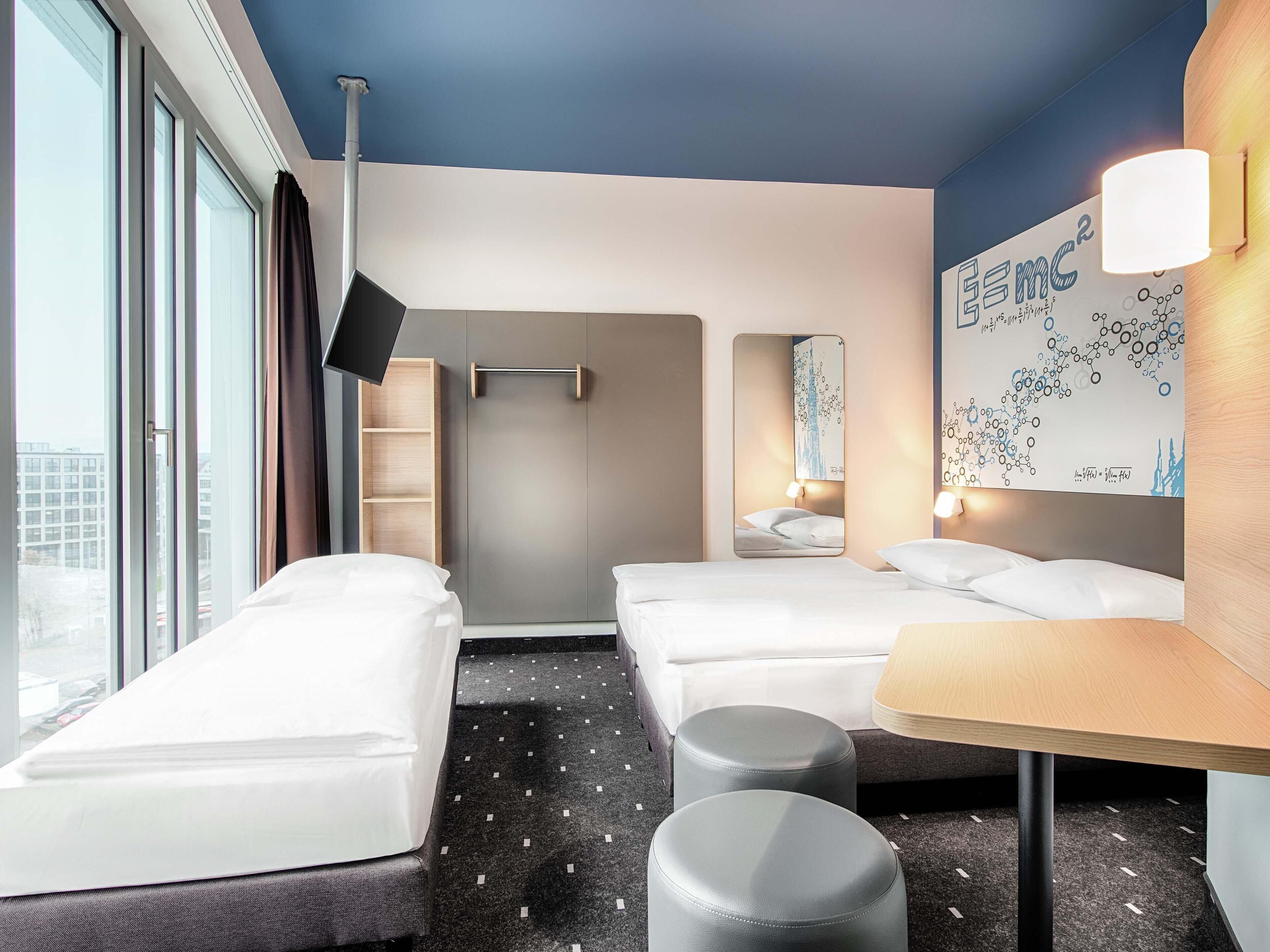 Triple Room | Desk, soundproofing, free WiFi, bed sheets