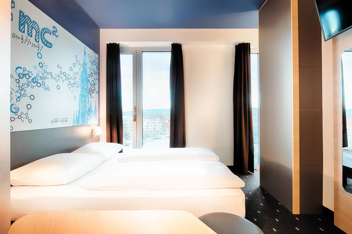 Quadruple Room | 1 bedroom, desk, soundproofing, free WiFi