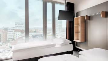 Desk, soundproofing, free WiFi, bed sheets