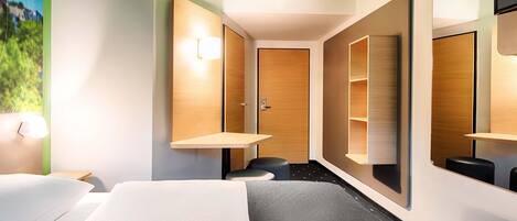 Hypo-allergenic bedding, desk, soundproofing, free WiFi