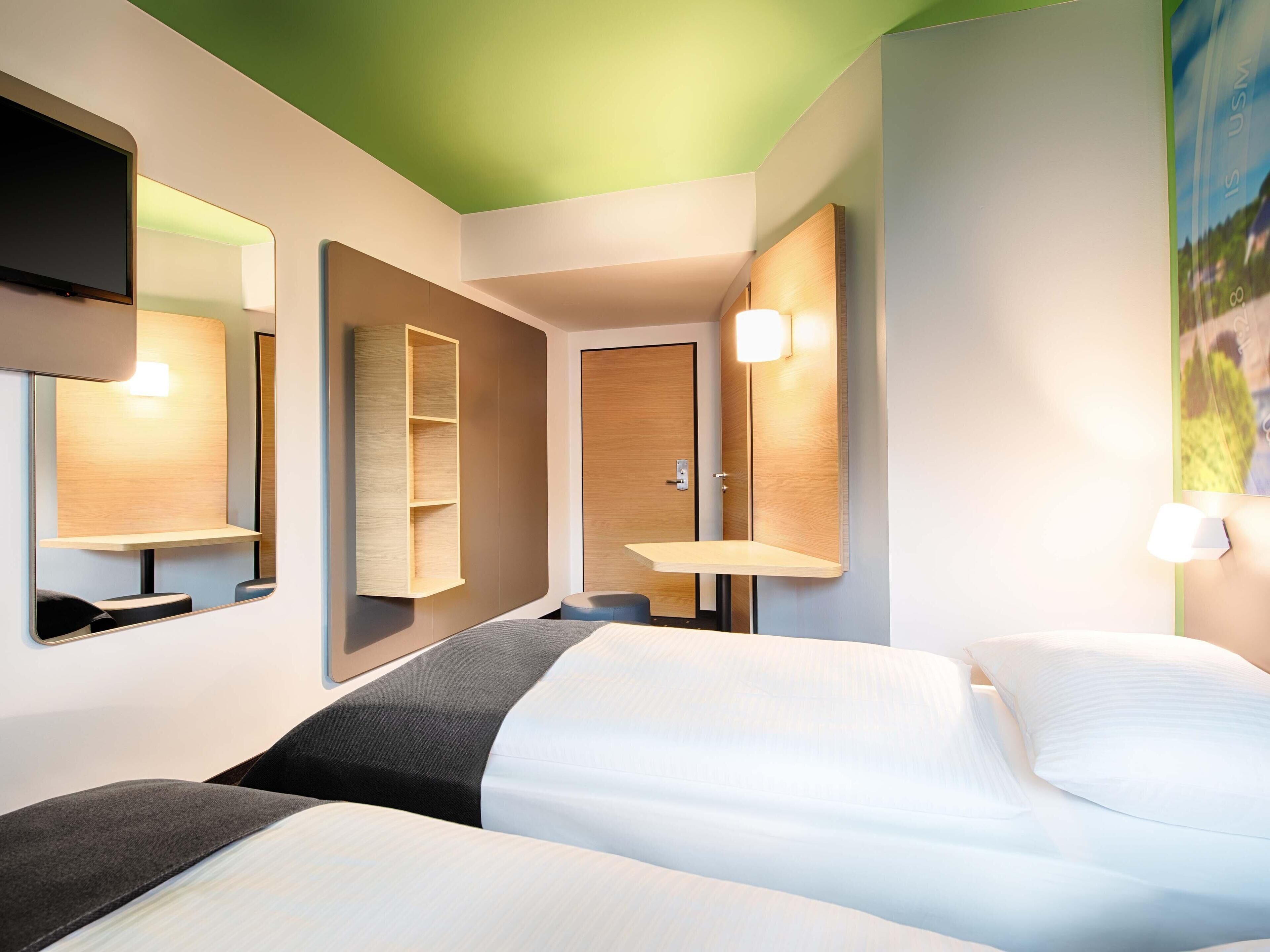 Quarto duplo | Roupas de cama antialérgicas, escrivaninha, quartos à prova de som