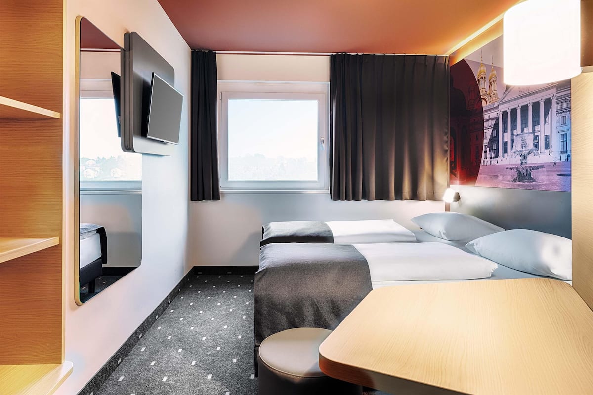 Twin Room | 1 bedroom, hypo-allergenic bedding, desk, soundproofing