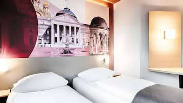 Twin Room | Hypo-allergenic bedding, desk, soundproofing, free WiFi