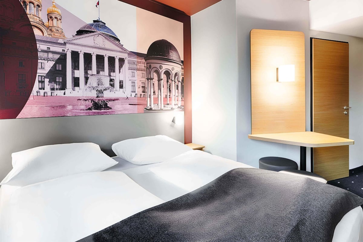 Double Room | 1 bedroom, hypo-allergenic bedding, desk, soundproofing