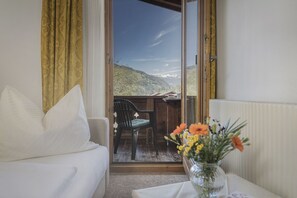 1 quarto, berço de viagem, Wi-Fi de cortesia, roupa de cama