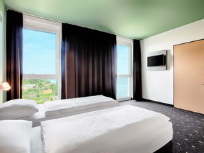 Bộ đồ giường kháng dị ứng, bàn, truy cập Internet không dây miễn phí 