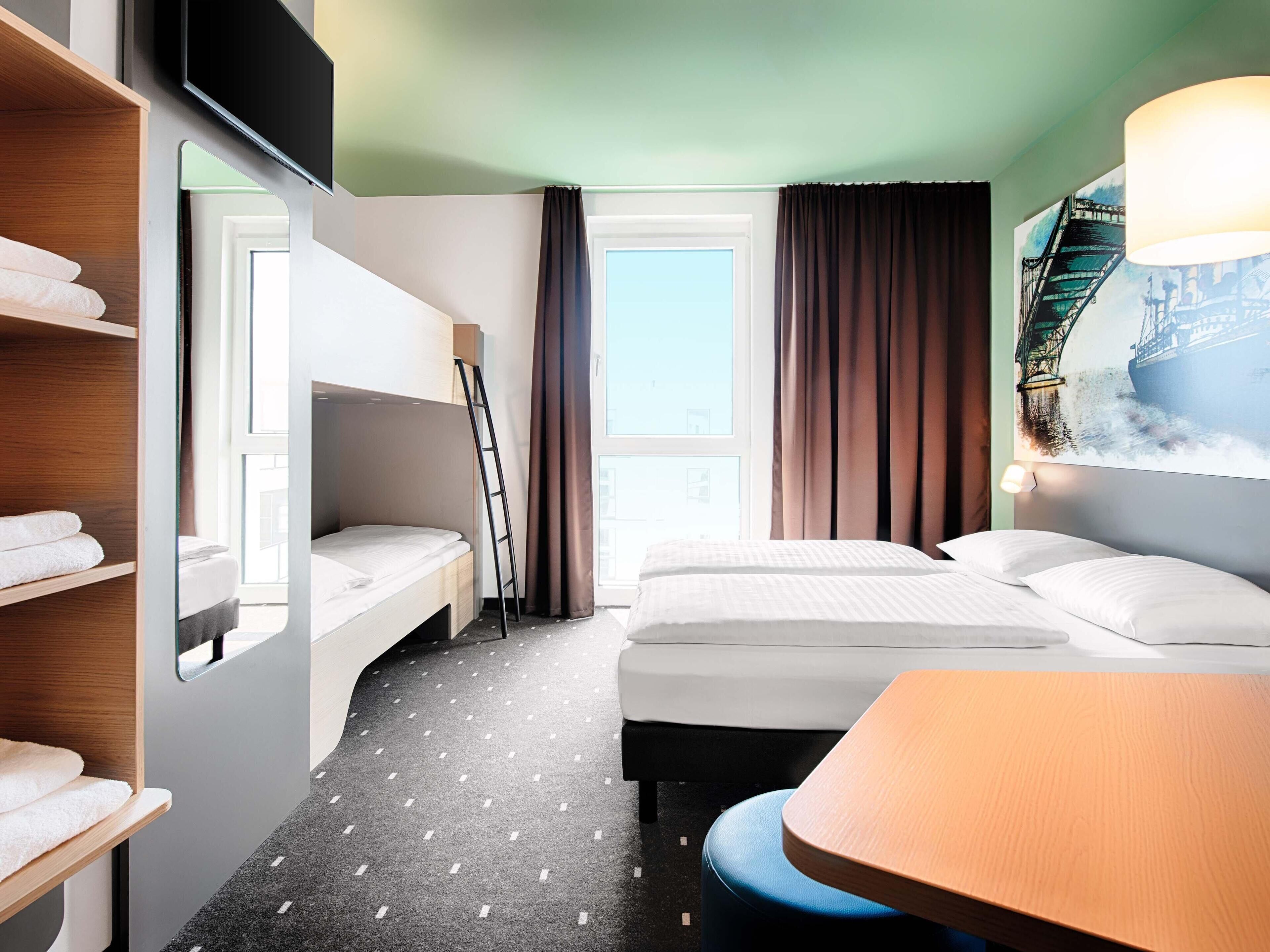 쿼드룸 | 저자극성 침구, 책상, 무료 WiFi, 침대 시트