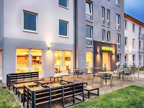 屋外ダイニングエリア