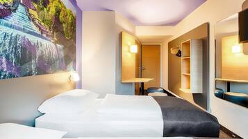 Hypo-allergenic bedding, desk, soundproofing, free WiFi