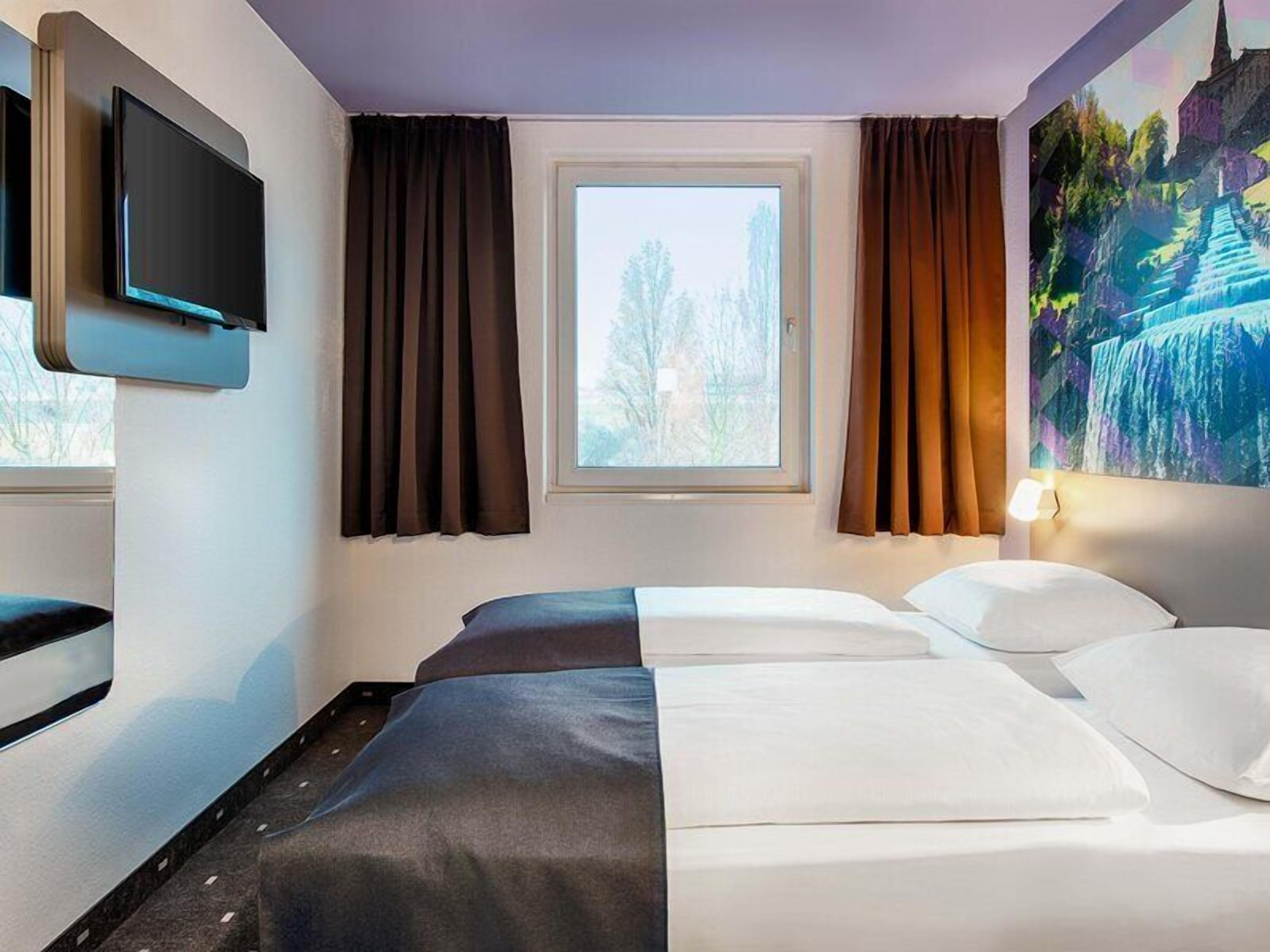 Zweibettzimmer | Allergikerbettwaren, Schreibtisch, schallisolierte Zimmer