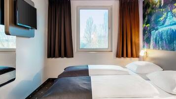 Zweibettzimmer | Allergikerbettwaren, Schreibtisch, schallisolierte Zimmer