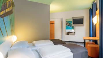 Quarto duplo | Roupas de cama antialérgicas, escrivaninha, quartos à prova de som