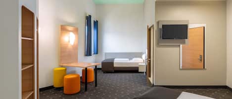 Hypo-allergenic bedding, desk, soundproofing, free WiFi