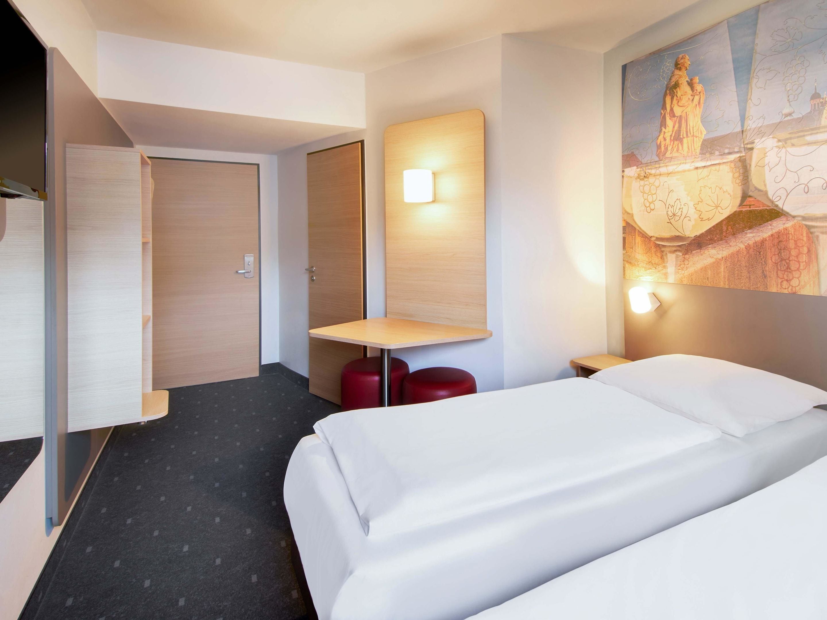 Literie hypoallergénique, bureau, Wi-Fi gratuit, draps fournis