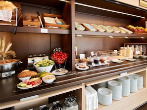 Colazione continentale, servita tutte le mattine (13.9 EUR a persona)