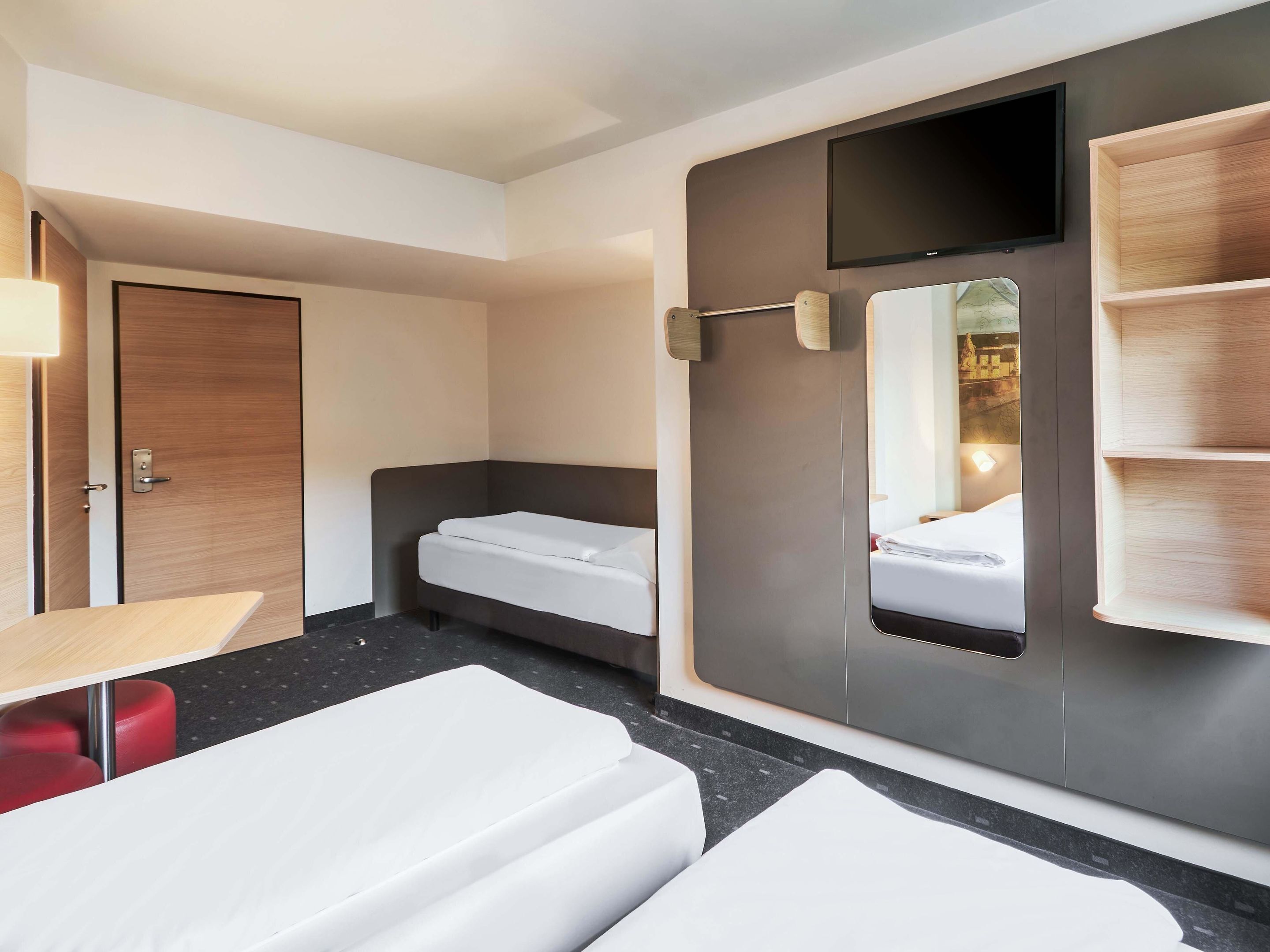 Photo - B&B Hotel Würzburg-City