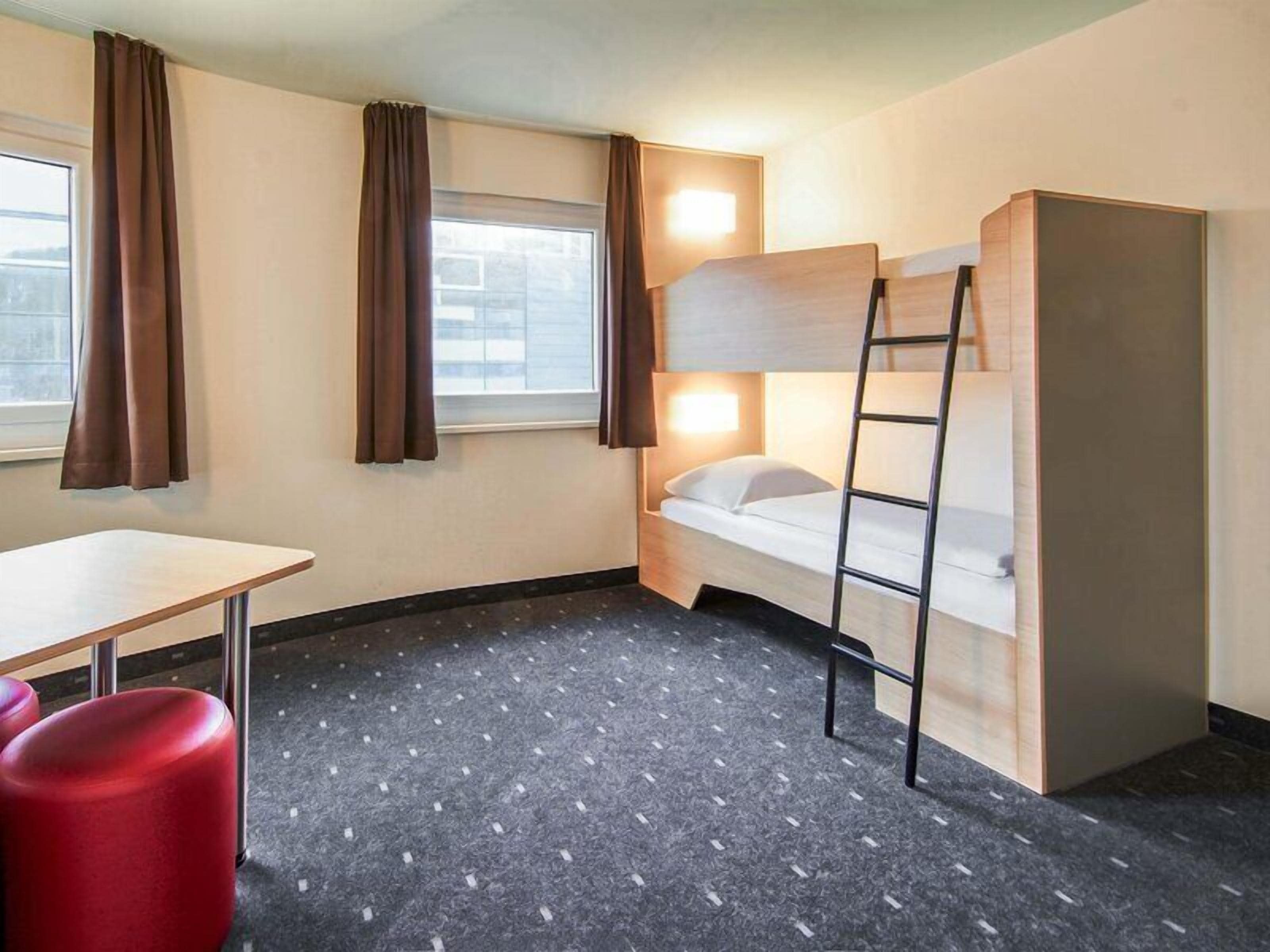 Foto - B&B HOTEL Würzburg-City