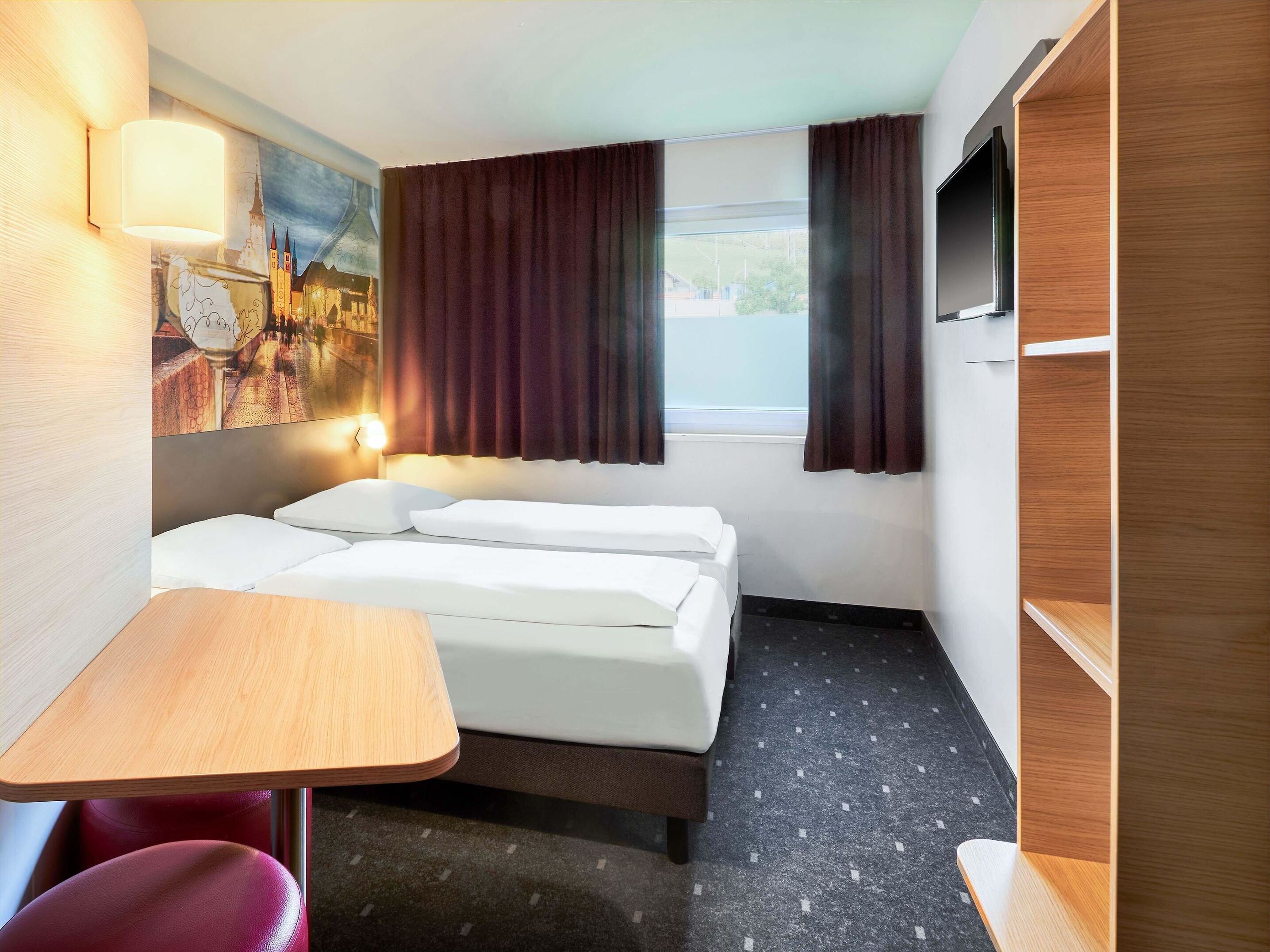 Photo - B&B Hotel Würzburg-City