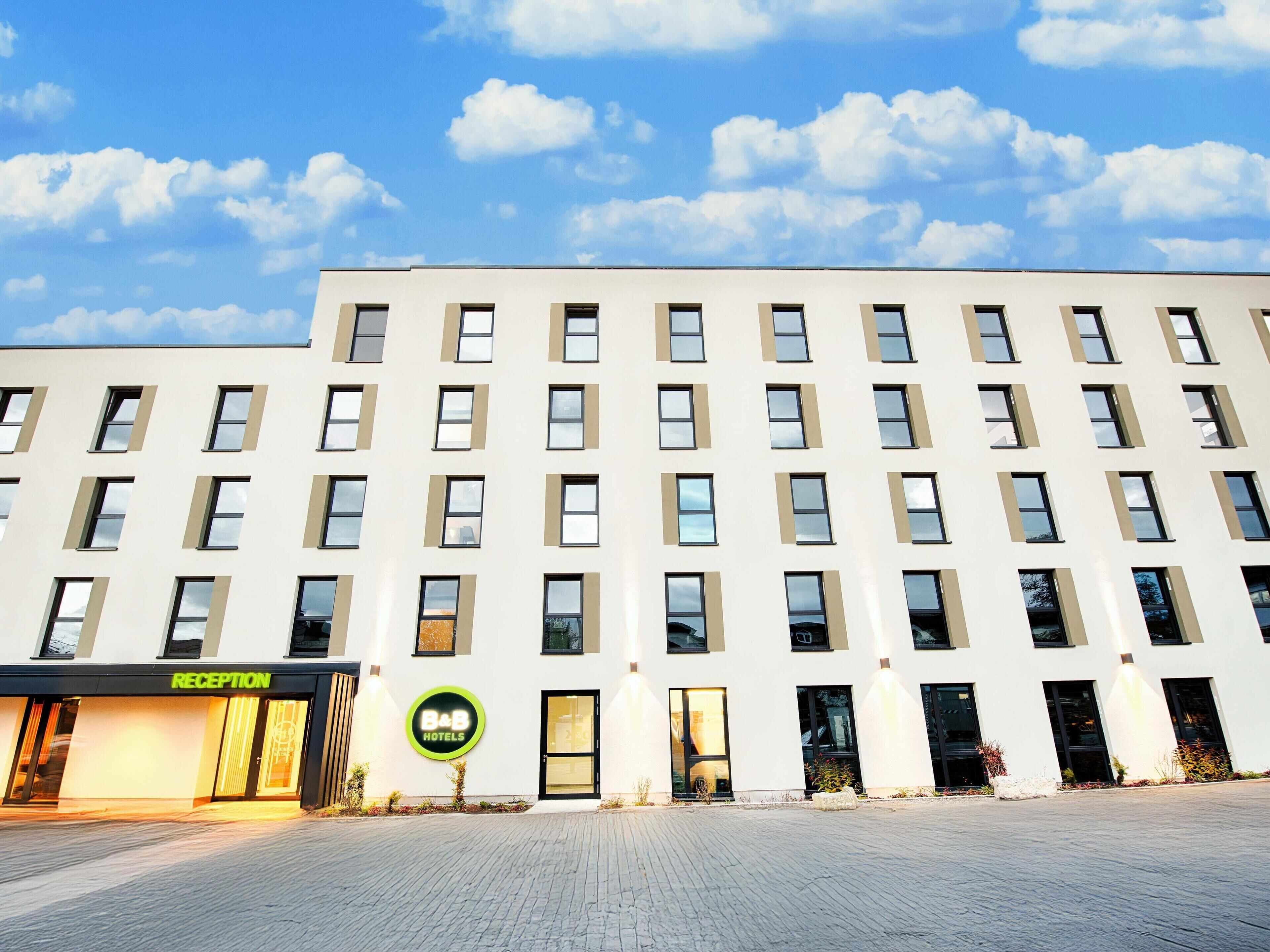 المنشأة من الخارج