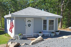 Exterior - Joseph's Way: Quiet Beach Retreat (Gloucester)