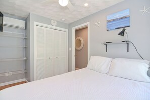 2 bedrooms, WiFi, bed sheets - Joseph's Way: Quiet Beach Retreat (Gloucester)