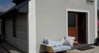Tory Island 1-Bed Apt, Sleeps 4, Parking & SeaView