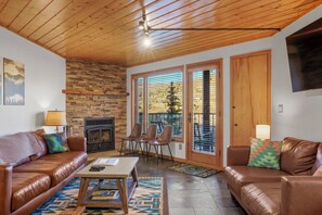 Smart TV, fireplace, DVD player