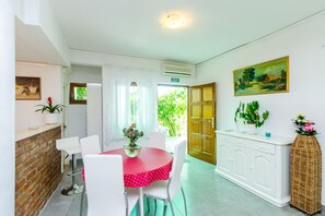 Apartment (One-Bedroom Apartment) | Interior - Apartment Ines (Dubrovnik)