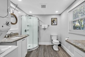 Exclusive Bungalow | Bathroom | Free toiletries, hair dryer, towels, soap - Charlotte Luxury 3BR Home NoDa (Charlotte)