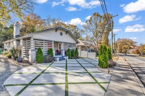 Front of property - Charlotte Luxury 3BR Home NoDa (Charlotte)