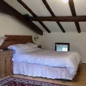 2 slaapkamers, een strijkplank/strijkijzer, wifi, beddengoed