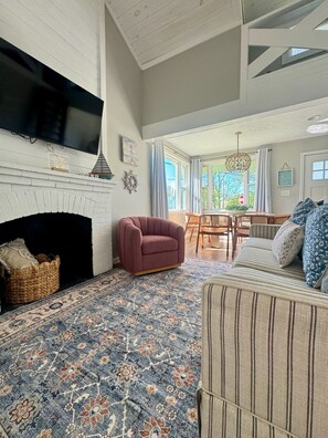 TV - Cozy Cottage: A Memory Making Place by Cedar Point (Huron)