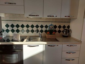 Apartamento conforto | Cozinha americana privada | Geladeira, fogão, cooktop, cafeteira/chaleira