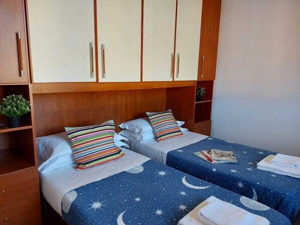 Apartamento urbano | 1 quarto, espaço de trabalho para notebook