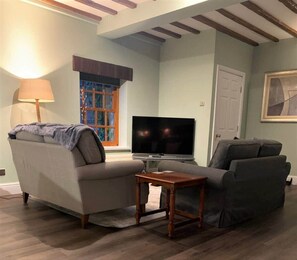 TV, DVD player, offices
