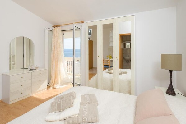 1 bedroom, iron/ironing board, WiFi, bed sheets