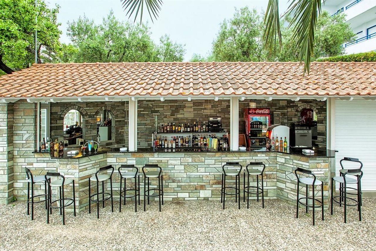Bar (in der Unterkunft)