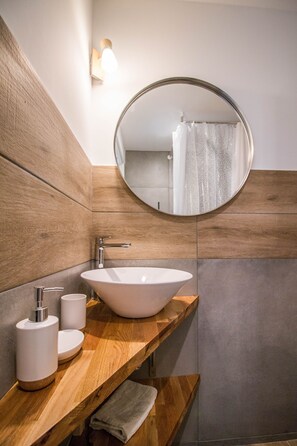 Hair dryer, towels, toilet paper - CHALET DU PAPA GRUISSAN PLAGE - SEA VIEW - 50 METERS FROM THE BEACH (Gruissan)