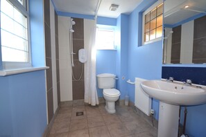 Cottage | Bathroom - 4 Brooks Close (Bembridge)