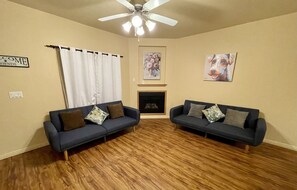 Living area - Work/Vacation Townhouse #3 - 3bdrm 1.75bath (Kanab)