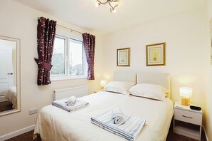 Cottage | Interior - Helms House (Ryde)