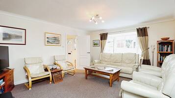 Cottage | Living area