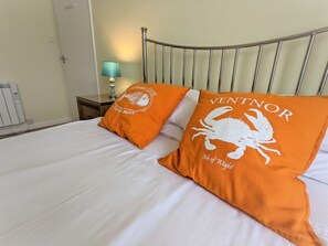 Cottage | 2 phòng ngủ, bộ trải giường