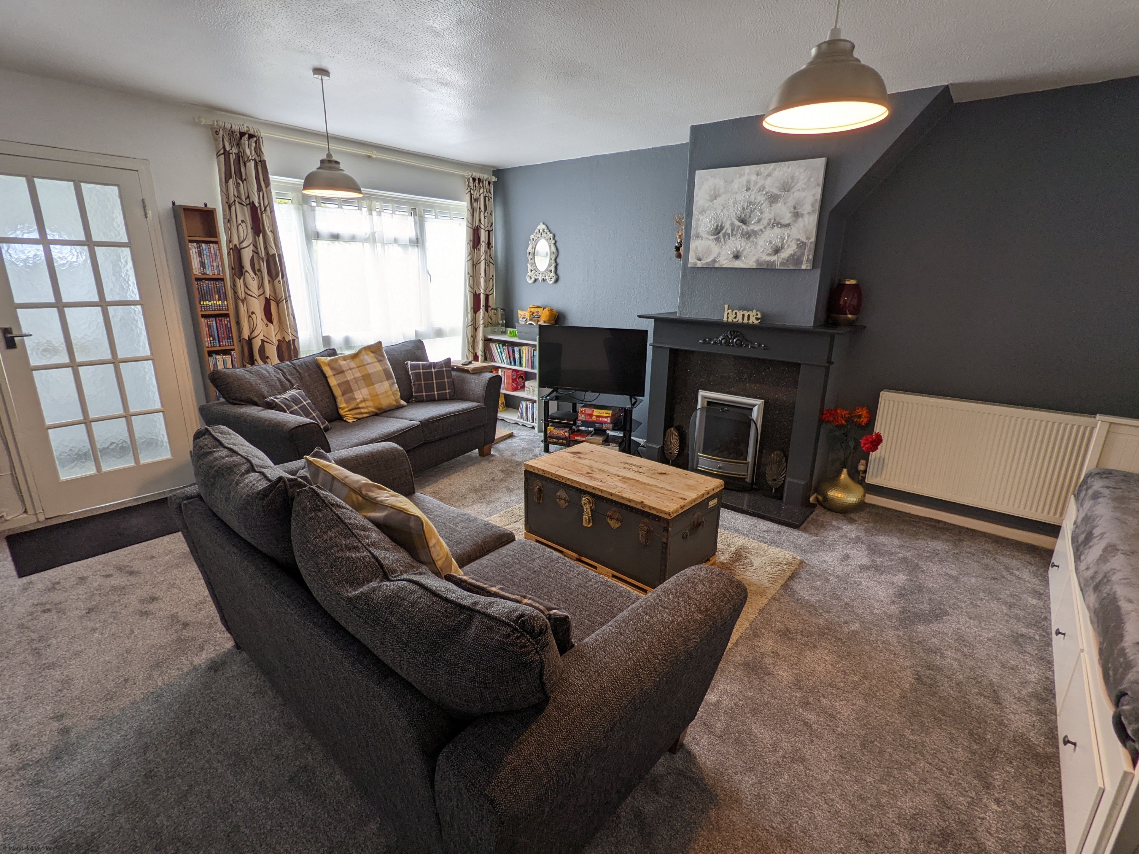 Cottage | Living room | LCD TV