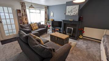 Cottage | Living room | LCD TV