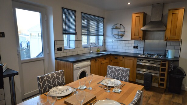 Cottage | Interior - Hinton House (Newport)