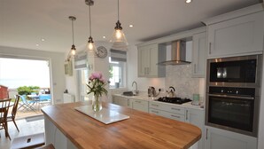 Cottage | Private kitchen - Jan Dee Cottage (Ventnor)