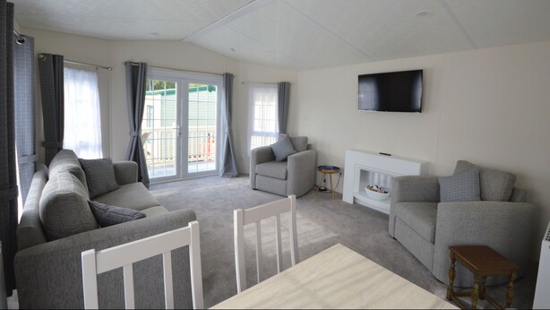 Cottage | Living room - Langford Lodge (Sandown)